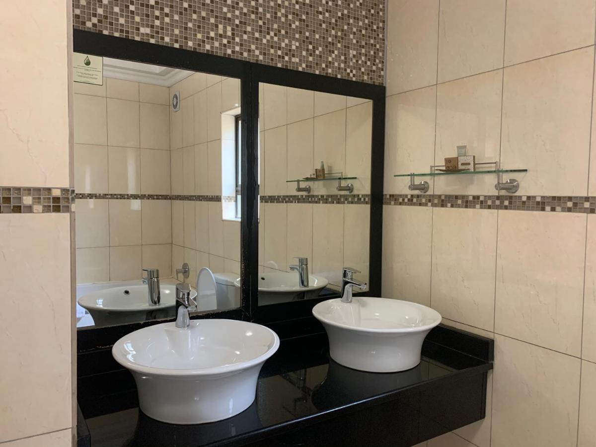 Royal Hotel Polokwane Eksteriør billede