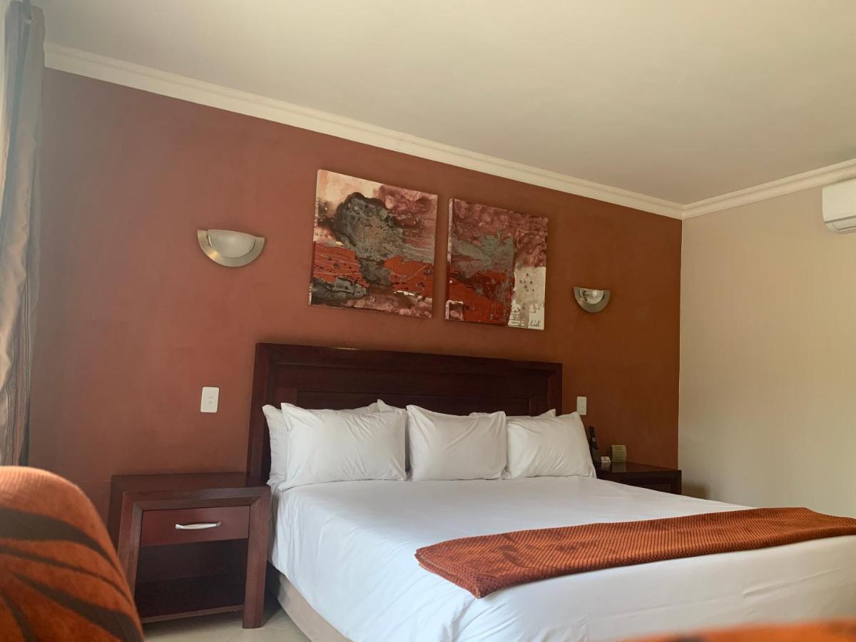 Royal Hotel Polokwane Eksteriør billede